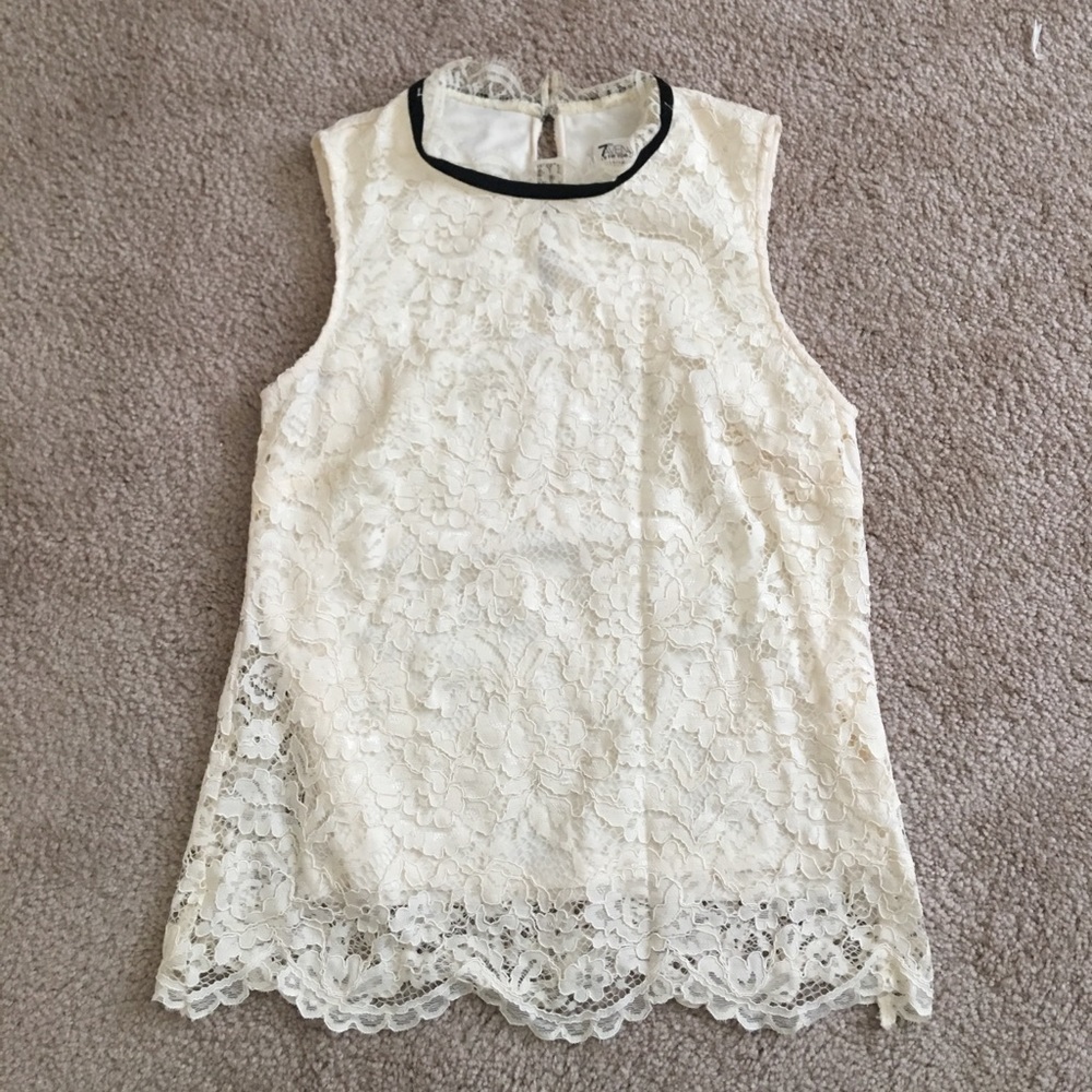 New York & Company sleeveless lace top